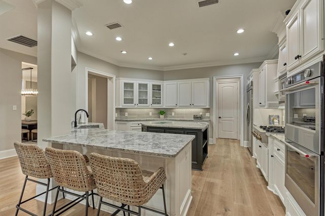 62 Silvermont Drive, The Woodlands, TX 77382