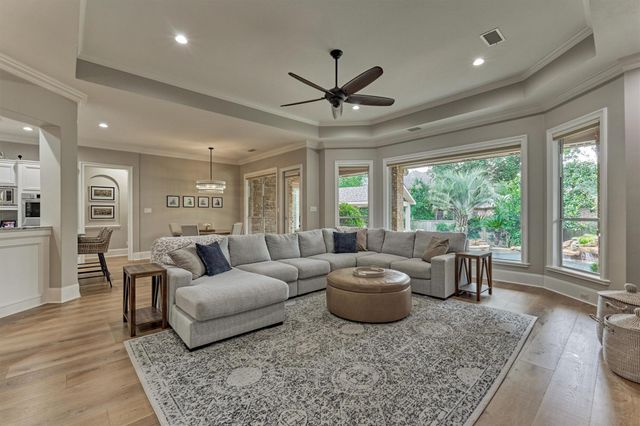 62 Silvermont Drive, The Woodlands, TX 77382
