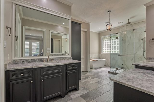 62 Silvermont Drive, The Woodlands, TX 77382