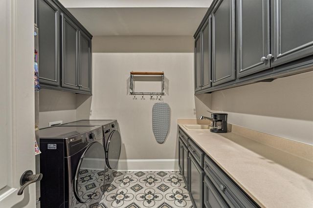 62 Silvermont Drive, The Woodlands, TX 77382