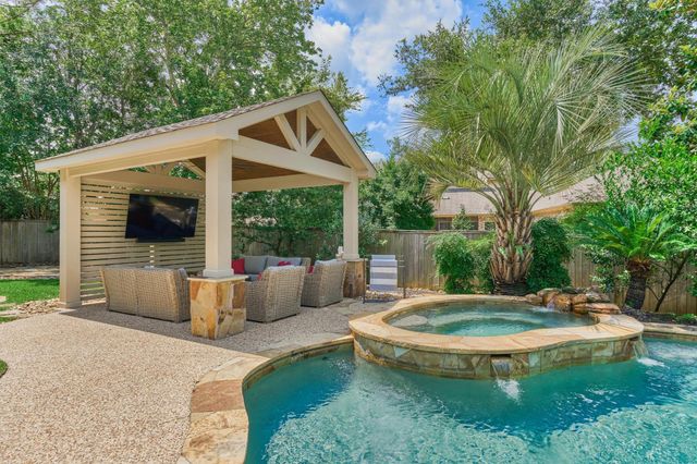 62 Silvermont Drive, The Woodlands, TX 77382