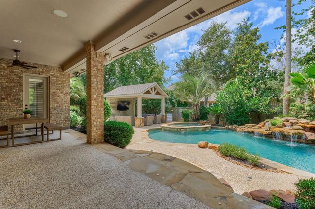 62 Silvermont Drive, The Woodlands, TX 77382