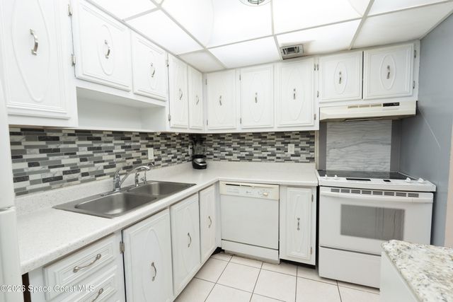 2700 N Highway A1a 3-202, Indialantic, FL 32903