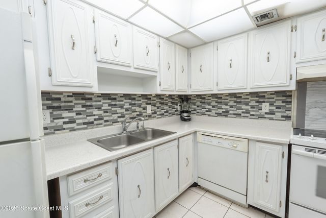 2700 N Highway A1a 3-202, Indialantic, FL 32903