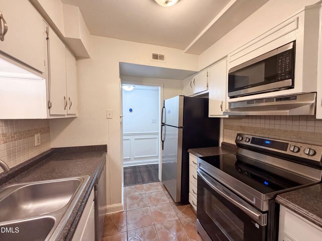 7040 Longstreet Drive C, Raleigh, NC 27615