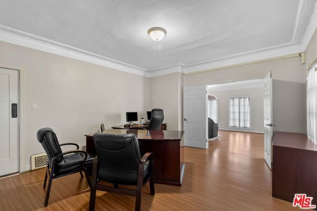 727 Crenshaw Boulevard, Los Angeles, CA 90005