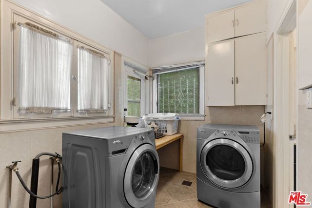 727 Crenshaw Boulevard, Los Angeles, CA 90005