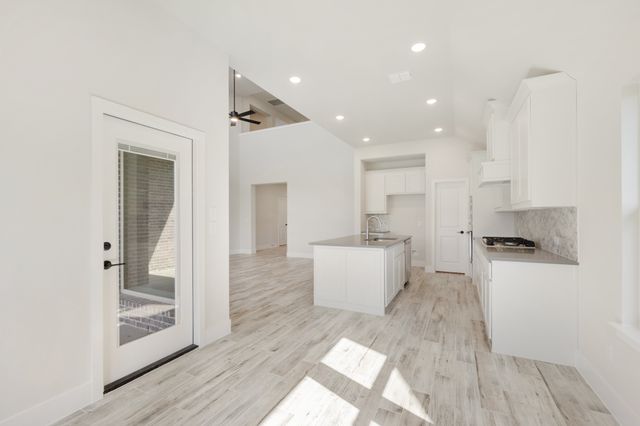 1040 Snowy Owl Drive, Alvarado, TX 76009
