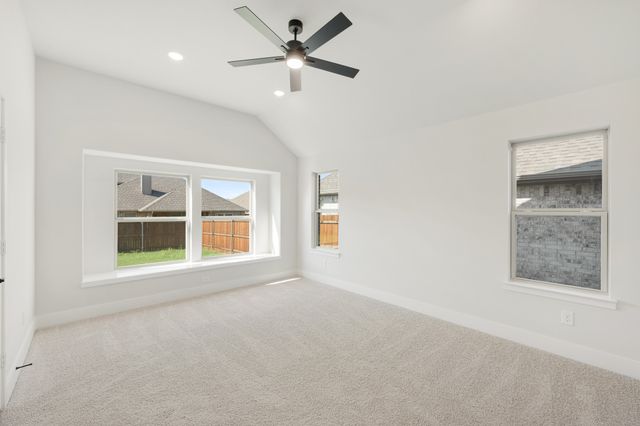 1040 Snowy Owl Drive, Alvarado, TX 76009