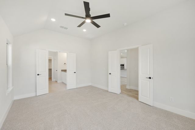 1040 Snowy Owl Drive, Alvarado, TX 76009