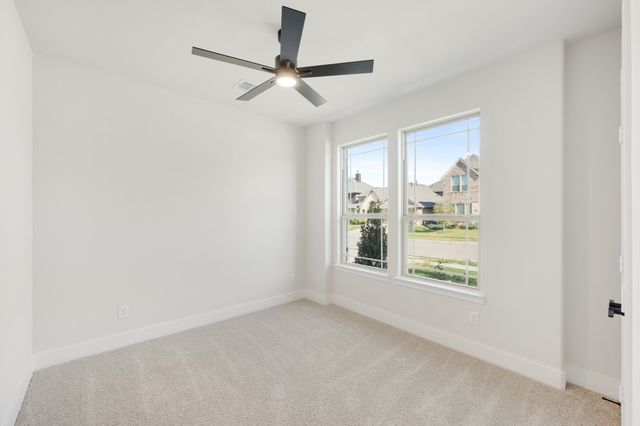 1040 Snowy Owl Drive, Alvarado, TX 76009