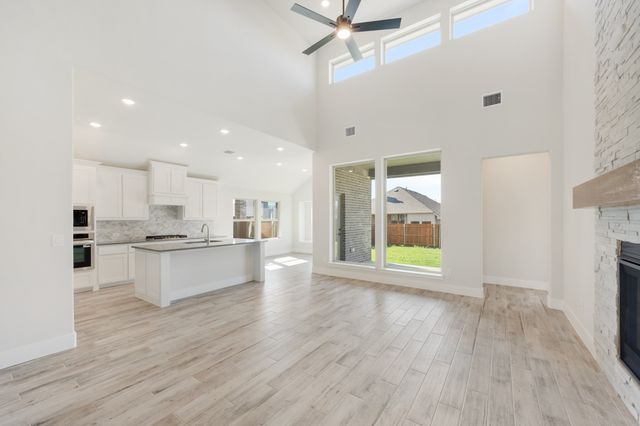 1040 Snowy Owl Drive, Alvarado, TX 76009