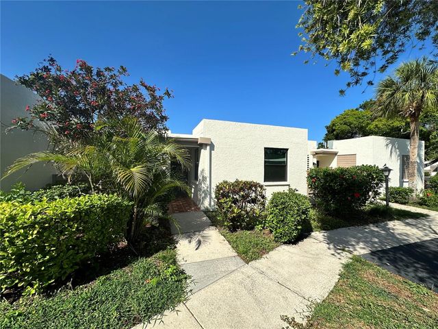567 LAKESIDE DRIVE 567, Bradenton, FL 34210