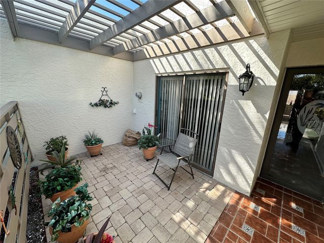 567 LAKESIDE DRIVE 567, Bradenton, FL 34210