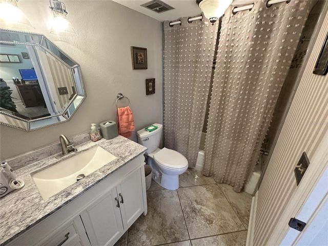 567 LAKESIDE DRIVE 567, Bradenton, FL 34210