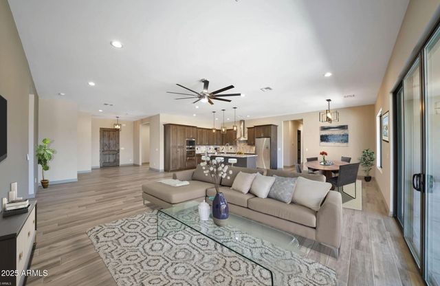 1841 E LAVITT Lane, Phoenix, AZ 85086