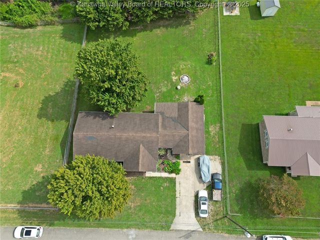 440 1st Avenue N, Hometown, WV 25109