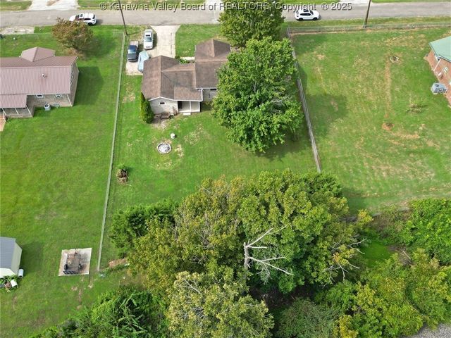 440 1st Avenue N, Hometown, WV 25109