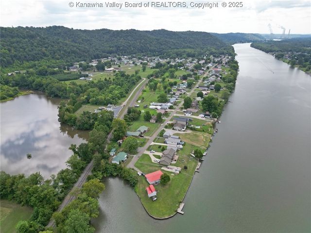 440 1st Avenue N, Hometown, WV 25109