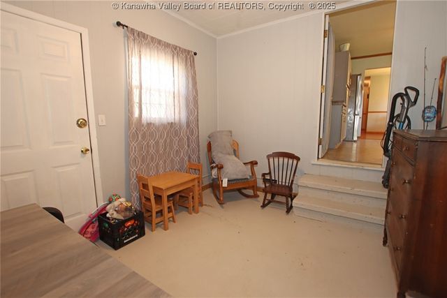 440 1st Avenue N, Hometown, WV 25109