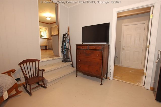 440 1st Avenue N, Hometown, WV 25109