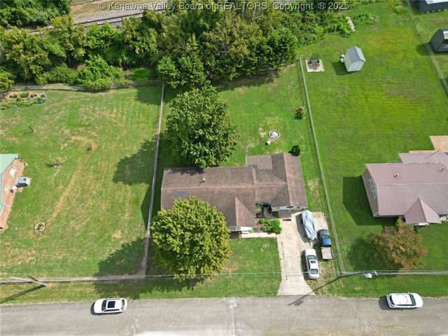 440 1st Avenue N, Hometown, WV 25109