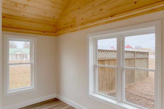 206 W Main St, Hohenwald, TN 38462