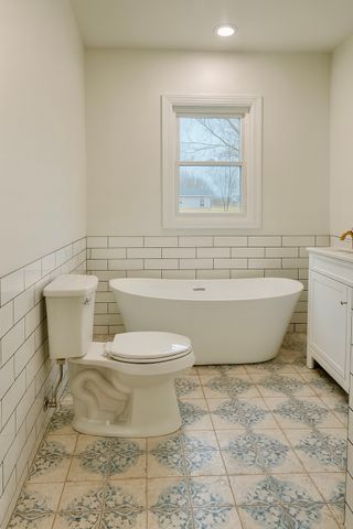 206 W Main St, Hohenwald, TN 38462