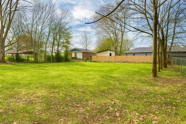206 W Main St, Hohenwald, TN 38462