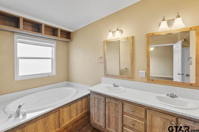 115 Oak Bend, Marshall, TX 75672
