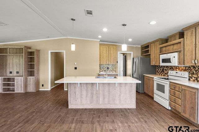 115 Oak Bend, Marshall, TX 75672