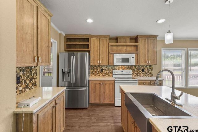 115 Oak Bend, Marshall, TX 75672