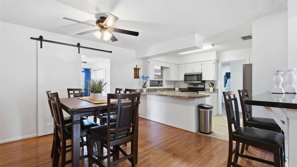 Image 7 of property listing at 7020 ASHMONT AVENUE, Brooksville, FL 34602