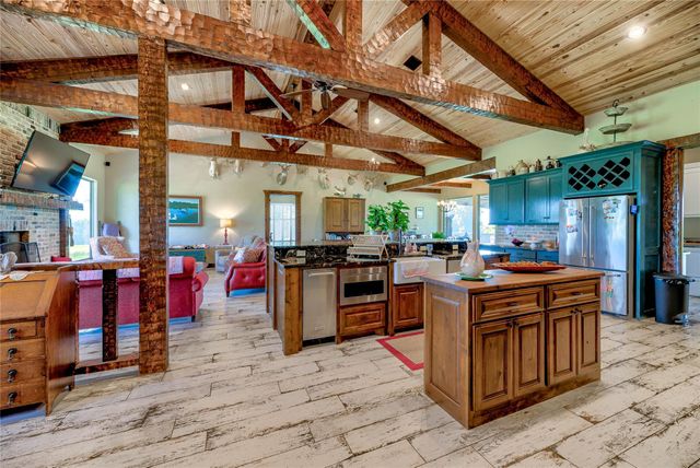 316 Barn N Lane, Livingston, TX 77351