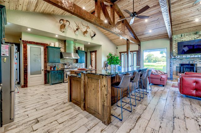 316 Barn N Lane, Livingston, TX 77351