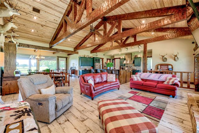 316 Barn N Lane, Livingston, TX 77351