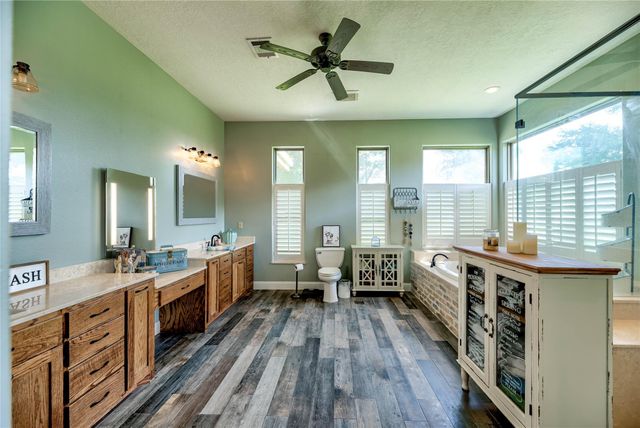 316 Barn N Lane, Livingston, TX 77351