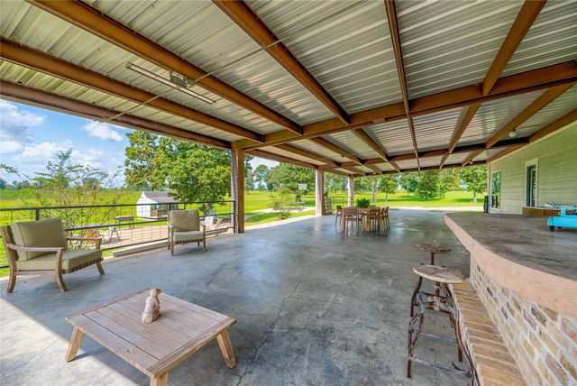 316 Barn N Lane, Livingston, TX 77351