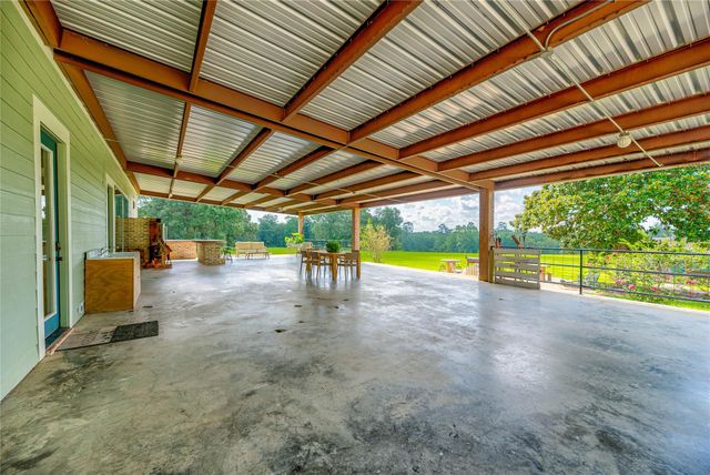 316 Barn N Lane, Livingston, TX 77351