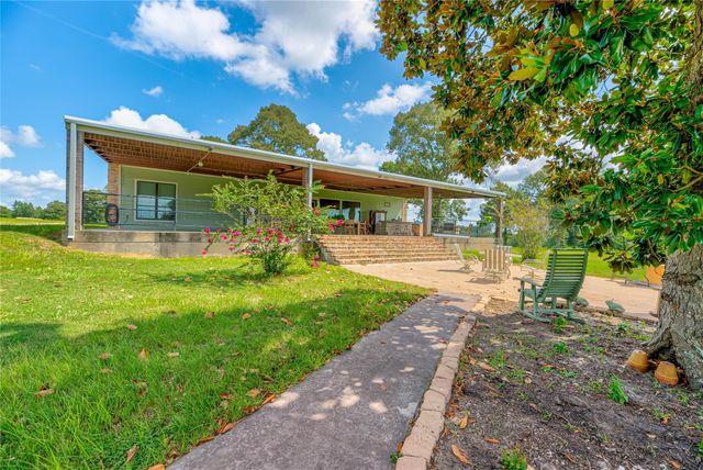 316 Barn N Lane, Livingston, TX 77351