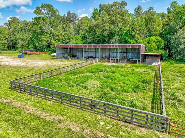 316 Barn N Lane, Livingston, TX 77351