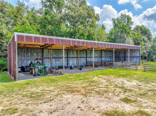 316 Barn N Lane, Livingston, TX 77351