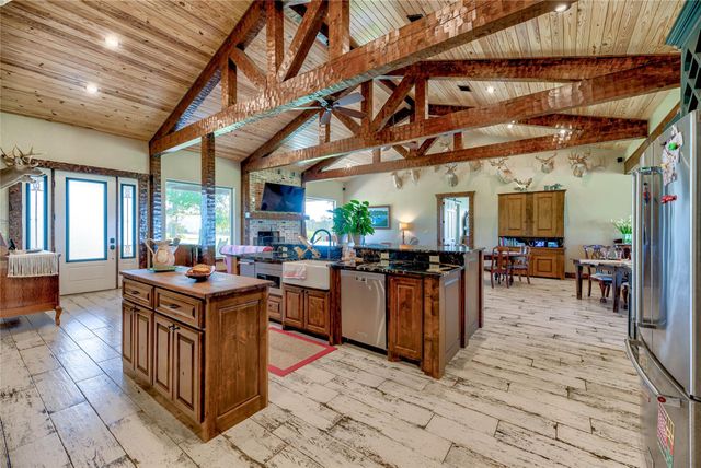 316 Barn N Lane, Livingston, TX 77351