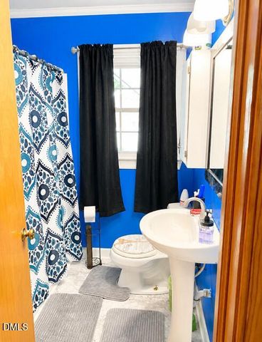 702 Crestview Avenue SW, Wilson, NC 27893