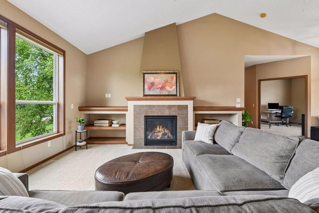 1542 Sparrow Road, Waconia, MN 55387