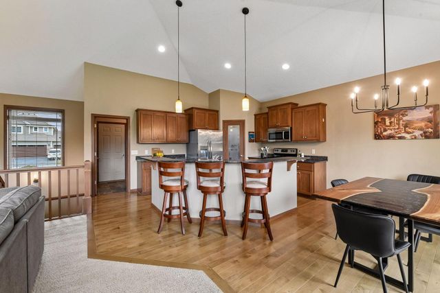 1542 Sparrow Road, Waconia, MN 55387