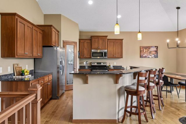1542 Sparrow Road, Waconia, MN 55387