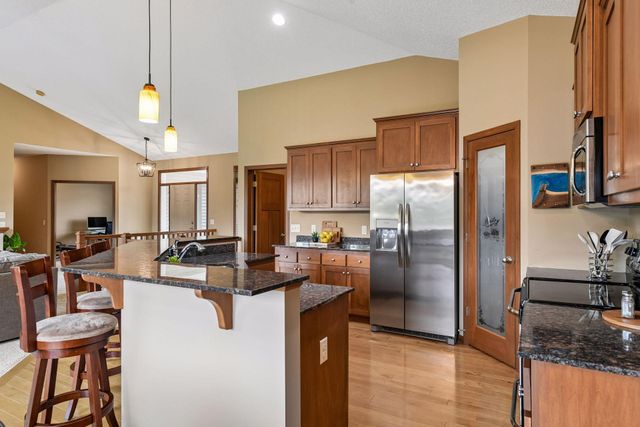 1542 Sparrow Road, Waconia, MN 55387
