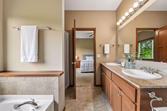 1542 Sparrow Road, Waconia, MN 55387