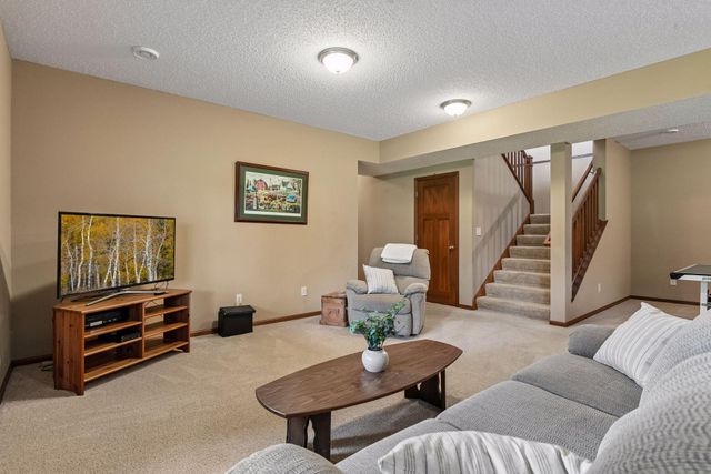 1542 Sparrow Road, Waconia, MN 55387